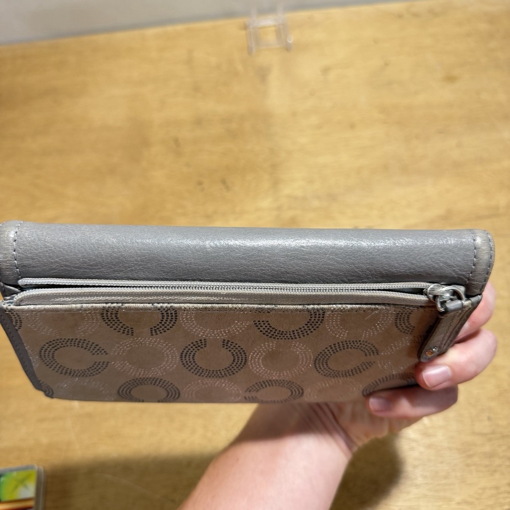 COACH Women Gray Silver Canvas Leather Trifold Wallet Op Art Logo Y2K 90s Zip - Picture 6 of 10